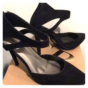Black Heels Size 10M, 3.5in heel